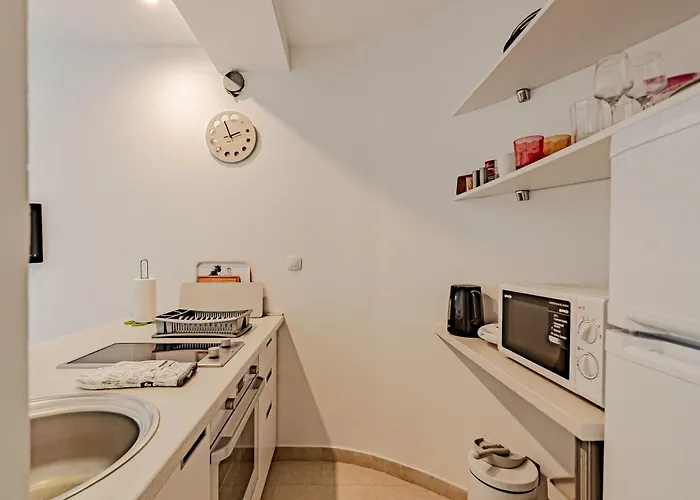 Inga - Apartment Postira